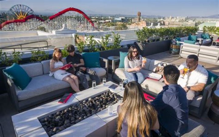 Discover the Rise Rooftop Lounge: A Unique Dining Experience Above the City