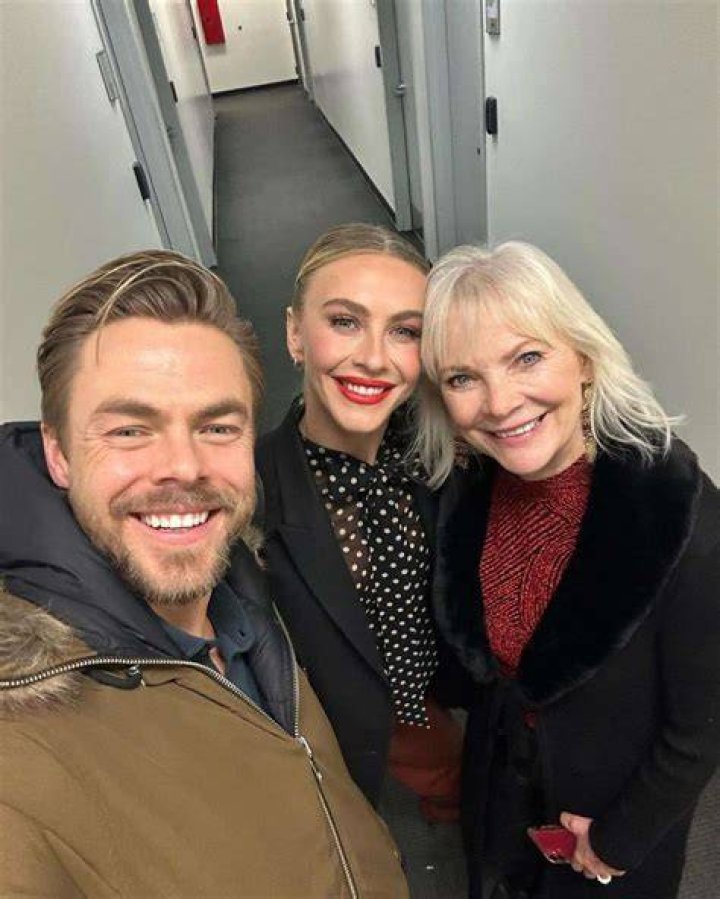 Exploring the Fascinating Height of Julianne Hough