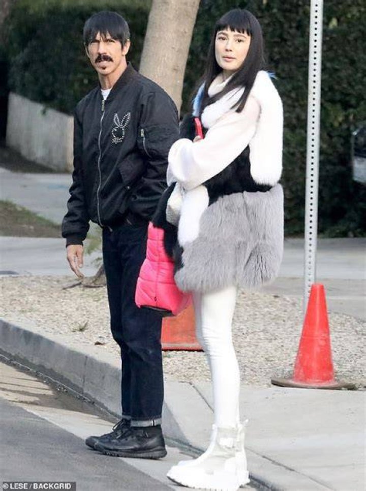 Exploring the Love Life of RHCP's Anthony Kiedis: His Girlfriend and Relationships