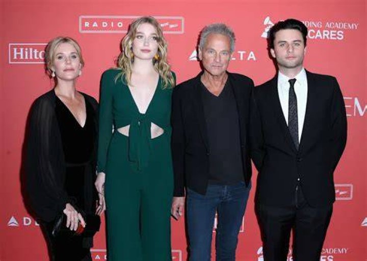 Lindsey Buckingham Children: A Glimpse into the Family Life of the Fleetwood Mac Guitarist
