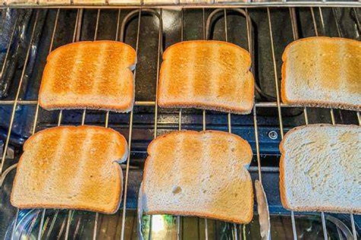 Mastering the Art of Cooking Toast in the Oven