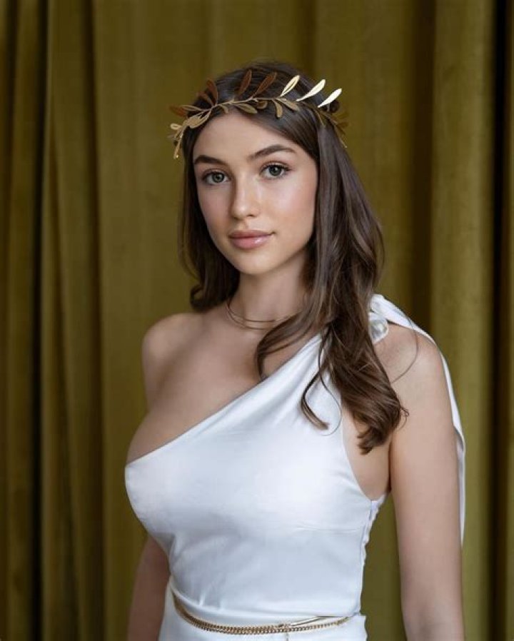 Olivia Casta OnlyFans: Exploring the Rise of a Social Media Sensation