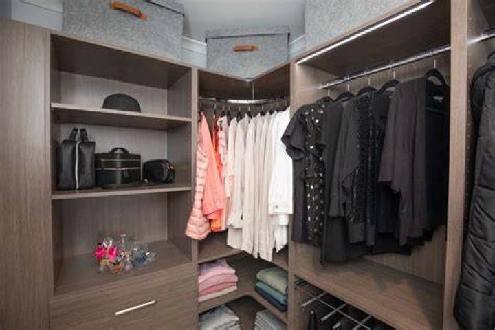 Revitalizing Your Wardrobe with An's Dry Cleaning