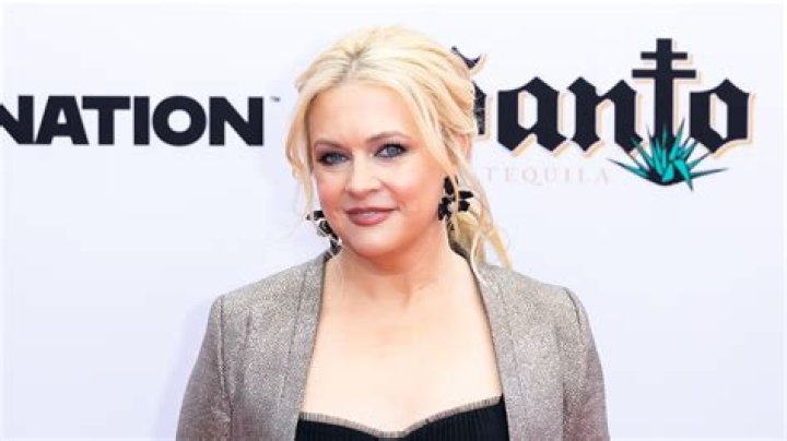 Unveiling the Net Worth of Melissa Joan Hart: A Journey Through Her Career and Success